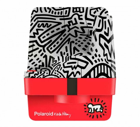 Polaroid lanza una cámara instantánea inspirada en Keith Haring